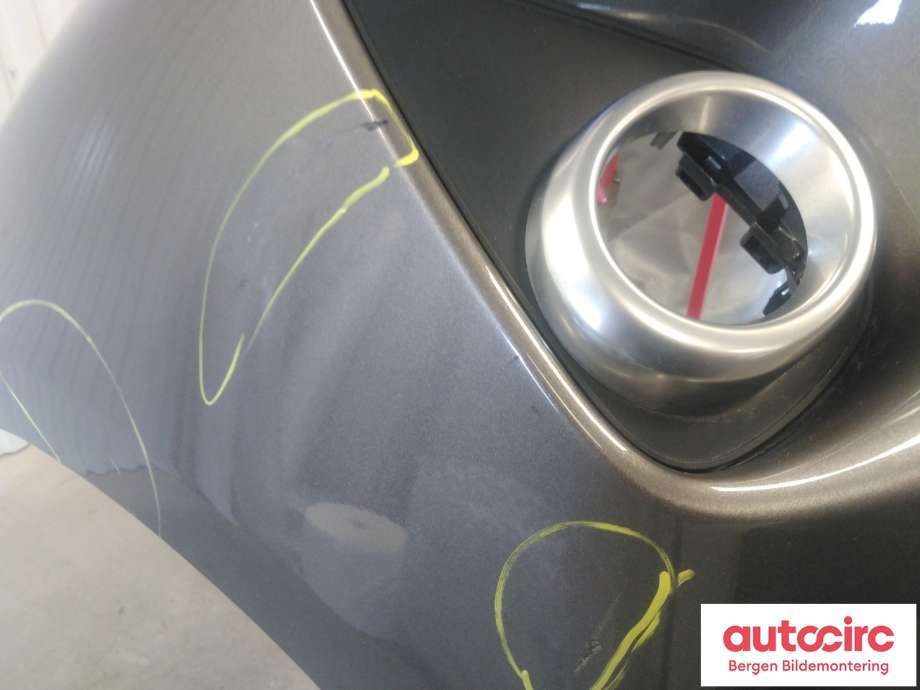 Støtfanger foran til Toyota Yaris 2014-2020 (Type III, Fase 2) (TOYOTA|521190U927|)