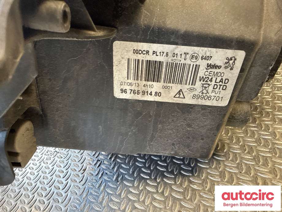 Frontlykt høyre halogen til Peugeot 508 2011-2014 (Type I, Fase 1) (PEUGEOT|16 139 664 80|96 765 914 80|)