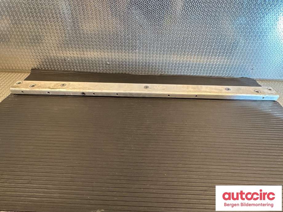 Travers foran hoved til Porsche Taycan 2019-->> (PORSCHE|PAD 806 303|)