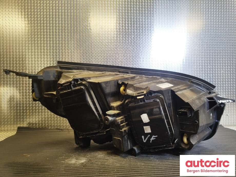 Frontlykt venstre halogen til Peugeot Expert 2016-->> (Type III) (PEUGEOT|98 085 726 80|)