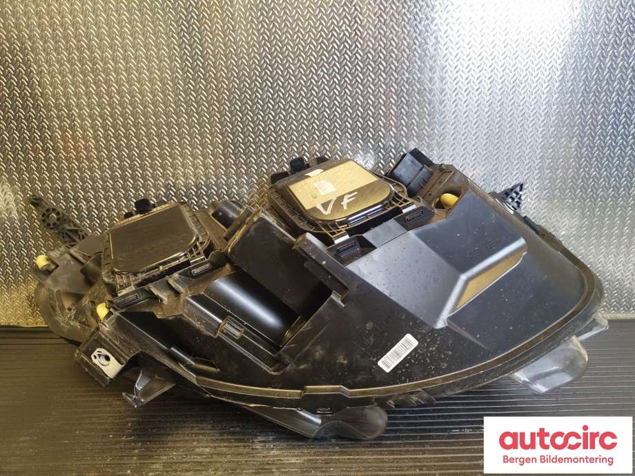 Frontlykt venstre halogen til Peugeot Expert 2016-->> (Type III) (PEUGEOT|98 085 726 80|)