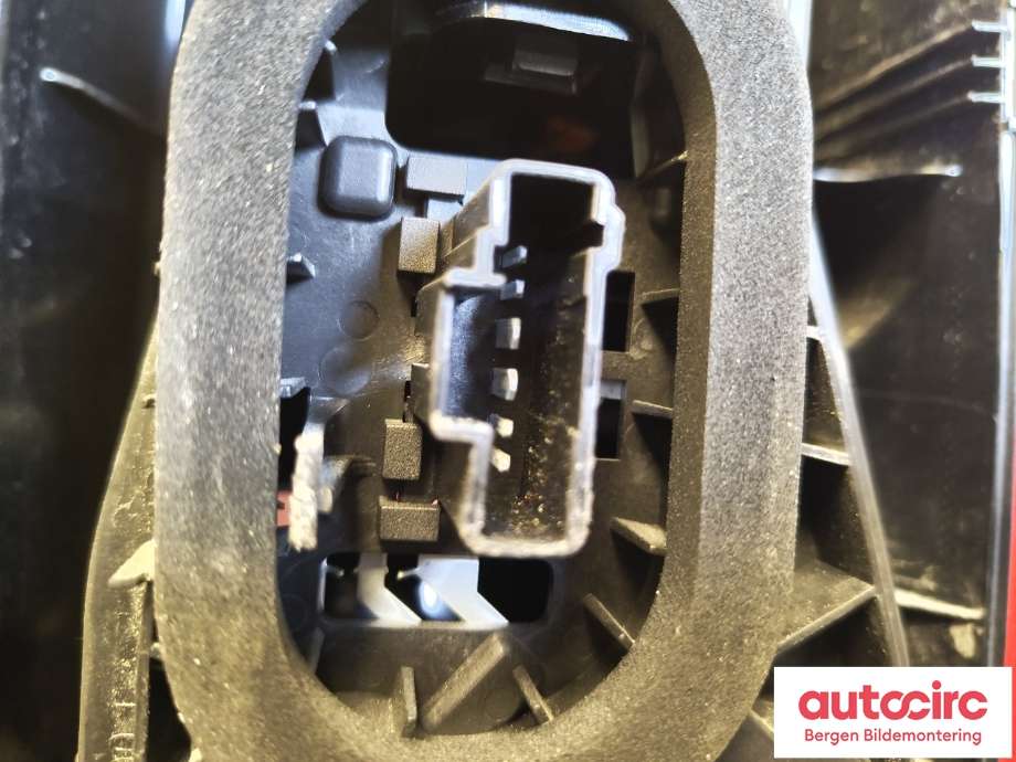 Baklykt venstre til Peugeot Expert 2016-->> (Type III) (PEUGEOT|98 082 431 80|)