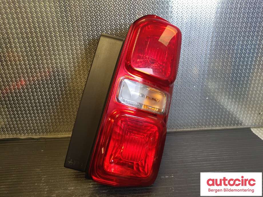 Baklykt høyre til Peugeot Expert 2016-->> (Type III) (PEUGEOT|98 082 430 80|)