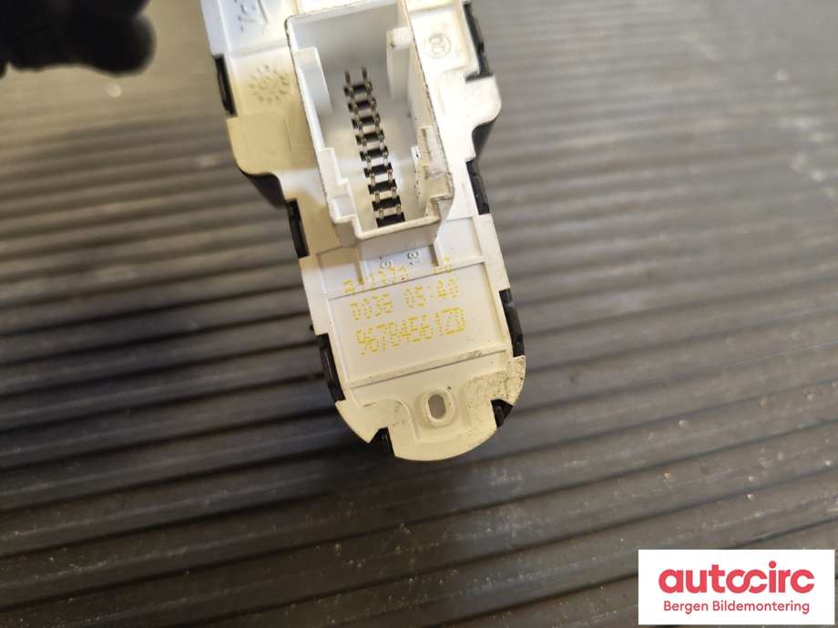 Bryter ruteheis til Peugeot Expert 2016-->> (Type III)  (PEUGEOT|96 784 561 ZD|98 329 368 ZD|)
