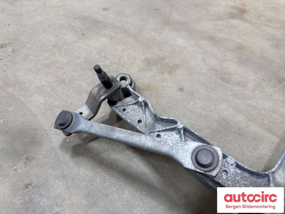 Viskermotor frontrute til Mercedes Vito/Viano 2010-2014 (Fase 2) (W639) (W639) (MERCEDES|A 639 820 01 40|)