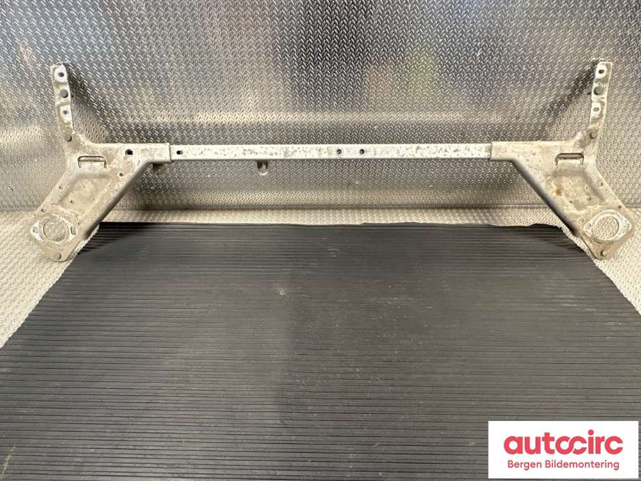 Travers foran hoved til Porsche Taycan 2019-->> (PORSCHE|PAD 814 587 A|PAD 814 587|)