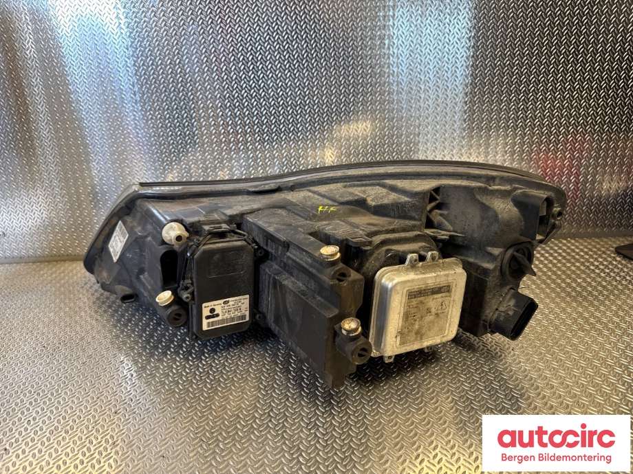 Frontlykt høyre halogen til Škoda Octavia 2009-2013 (Type II, Fase 2)  (SKODA|1Z1 941 018 T|)
