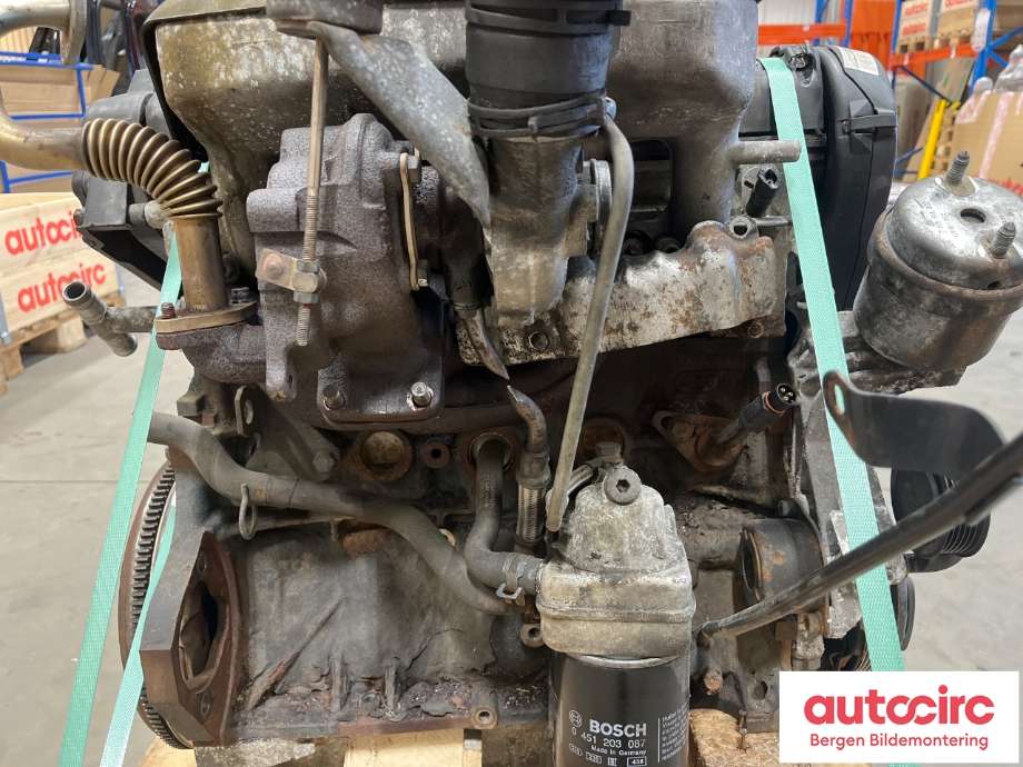 Motor diesel til VW Transporter / Caravelle 1990-2003 (T4) (T4) (VOLKSWAGEN|028 100 035 B|028 100 103 KX|028 145 701 L)