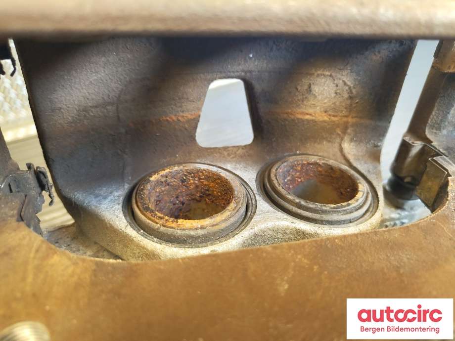 Bremsecaliper høyre foran til Audi Q4 e-tron 2021-->>  (AUDI|1EA 615 124 B|)