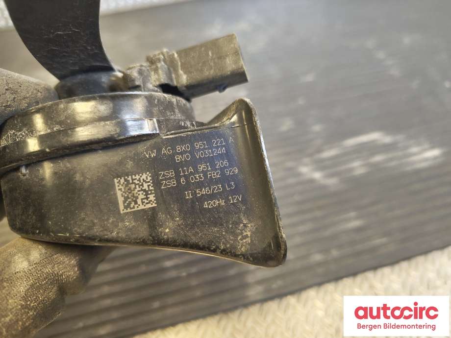 Horn/signalhorn til Audi Q4 e-tron 2021-->>  (AUDI|8X0 951 221 A|)