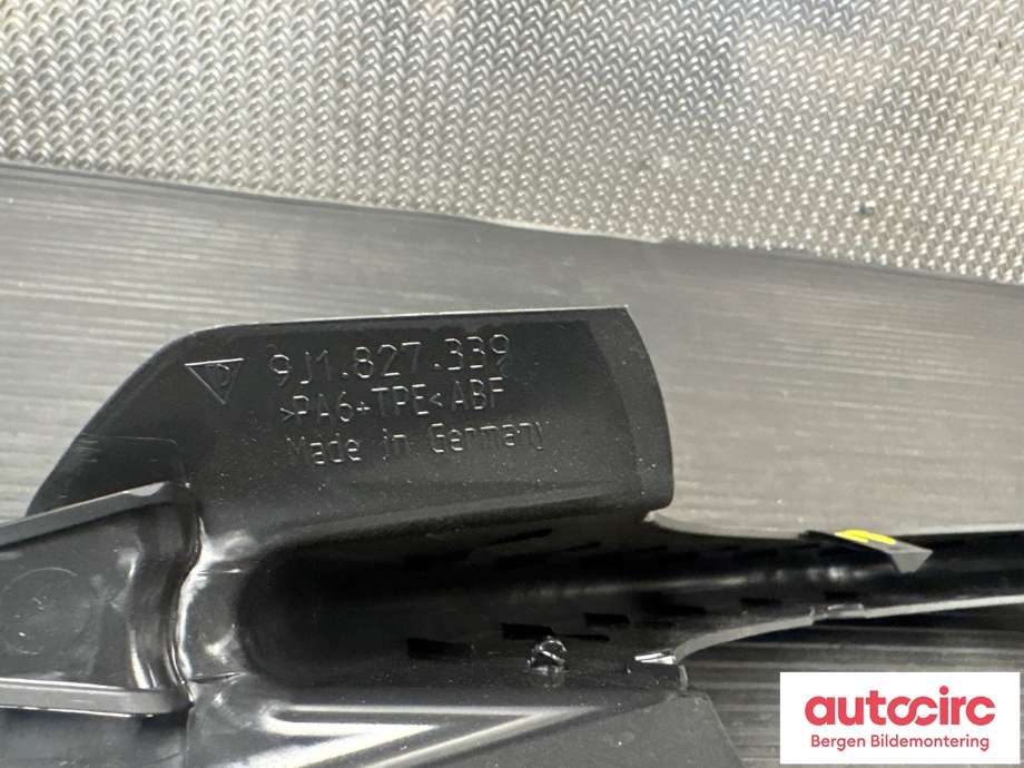 Innredning diverse til Porsche Taycan 2019-->>  (PORSCHE|9J1 827 339|)
