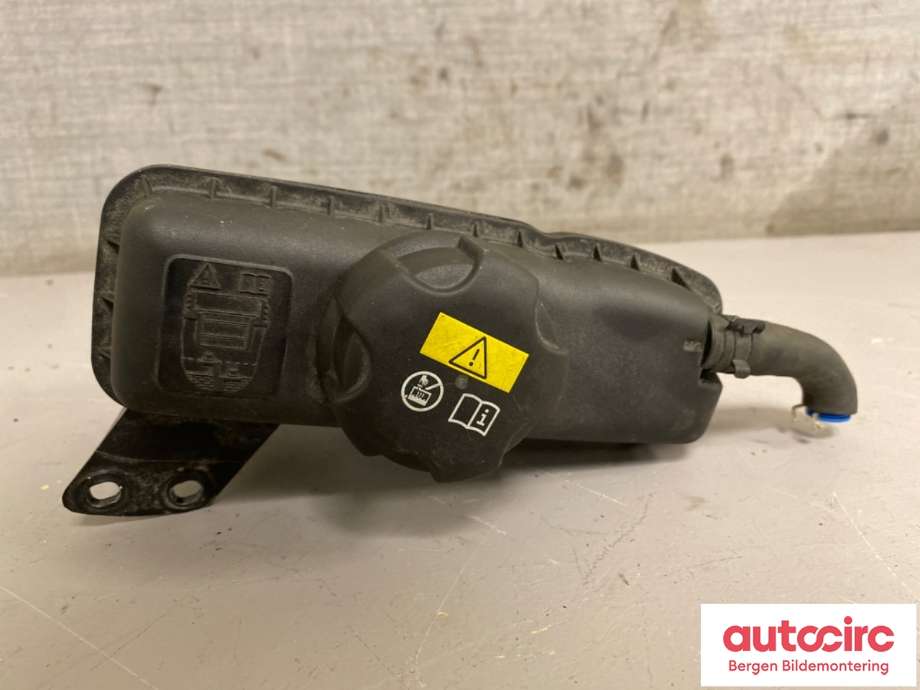 Ekspansjonstank til BMW 4-Serie 2013-2020 (F32/F33/F36) (F32/F33/F36) (BMW|17 13 2 284 601|2 284 601)