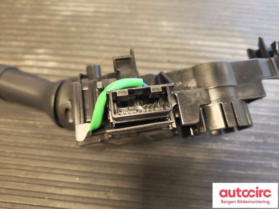 Bryter blink til Toyota Yaris 2014-2020 (Type III, Fase 2) (TOYOTA|841400D320|)