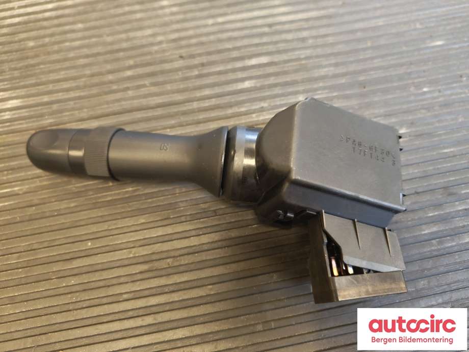 Bryter visker til Toyota Yaris 2014-2020 (Type III, Fase 2)  (TOYOTA|846520D190|)