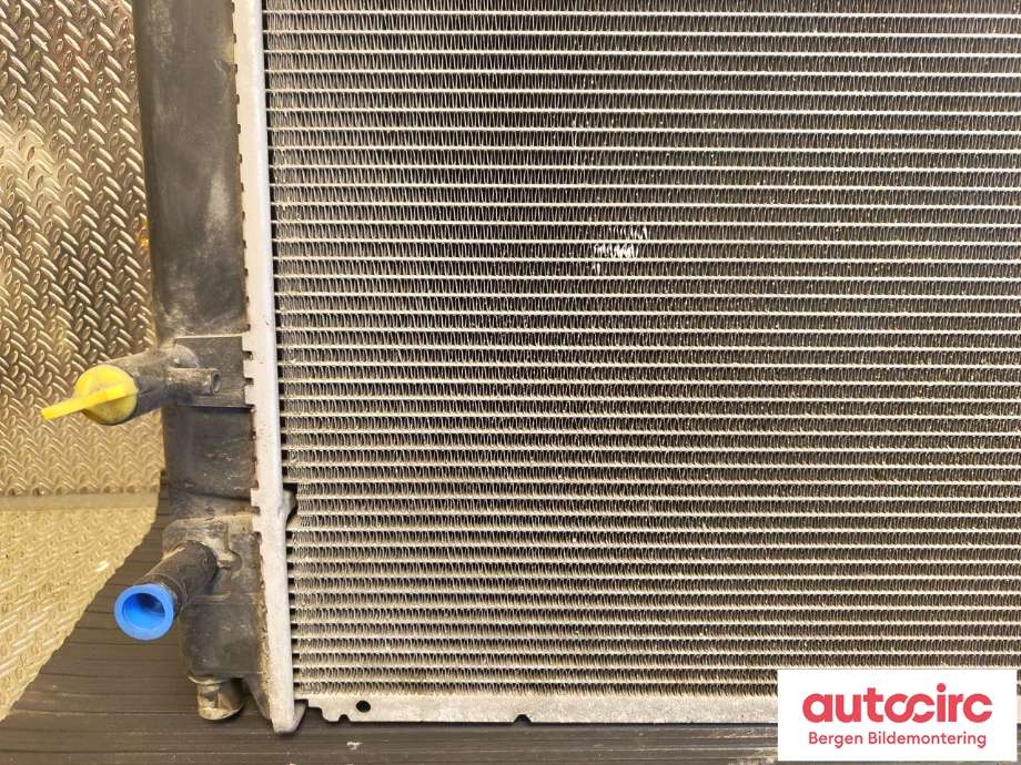 Radiator (automat gir) til Toyota Yaris 2014-2020 (Type III, Fase 2)  (TOYOTA|1640021330|1640021331|)