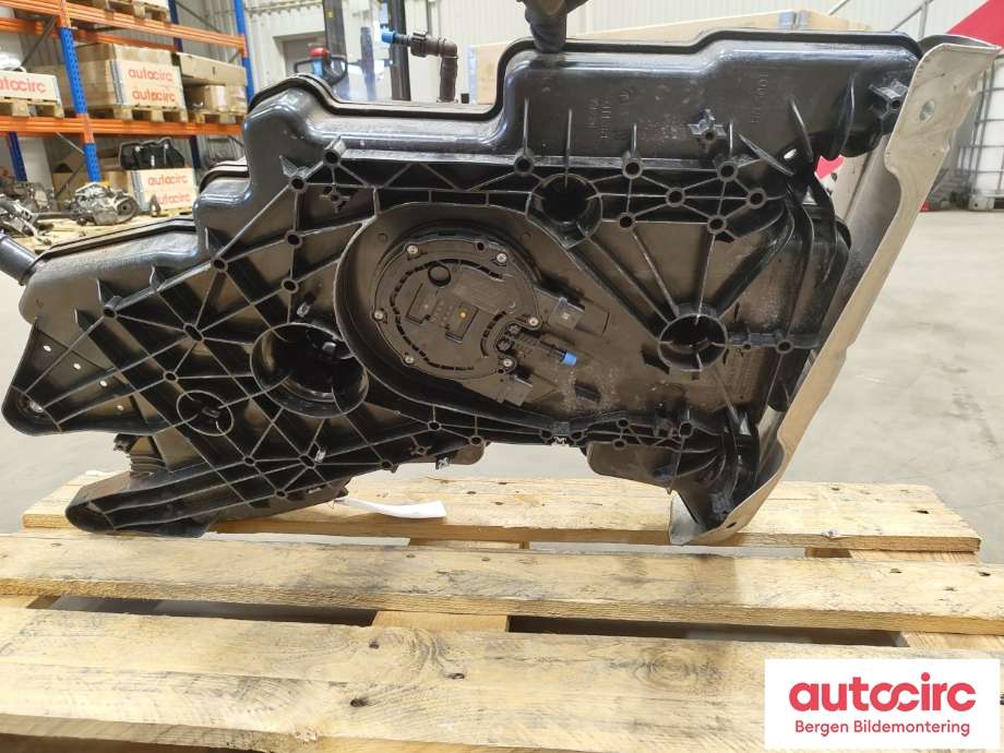 AdBlue tank til Mercedes Vito 2014-->> (W447) (W447) (MERCEDES|A4474704102|)