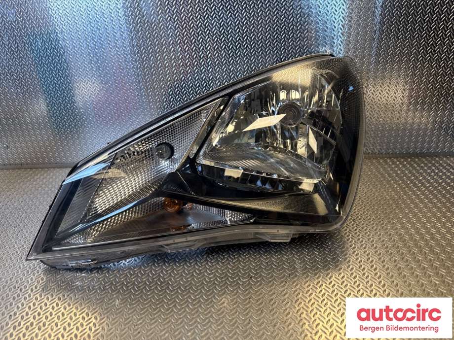 Frontlykt venstre halogen til Seat Mii electric, 2019-->> (SEAT|1SL 941 015 F)
