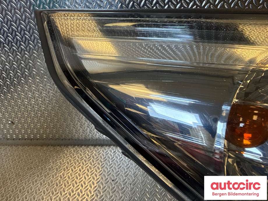 Frontlykt høyre halogen til Hyundai Ix35 2010-2015 (HYUNDAI|92102 2Y000|)