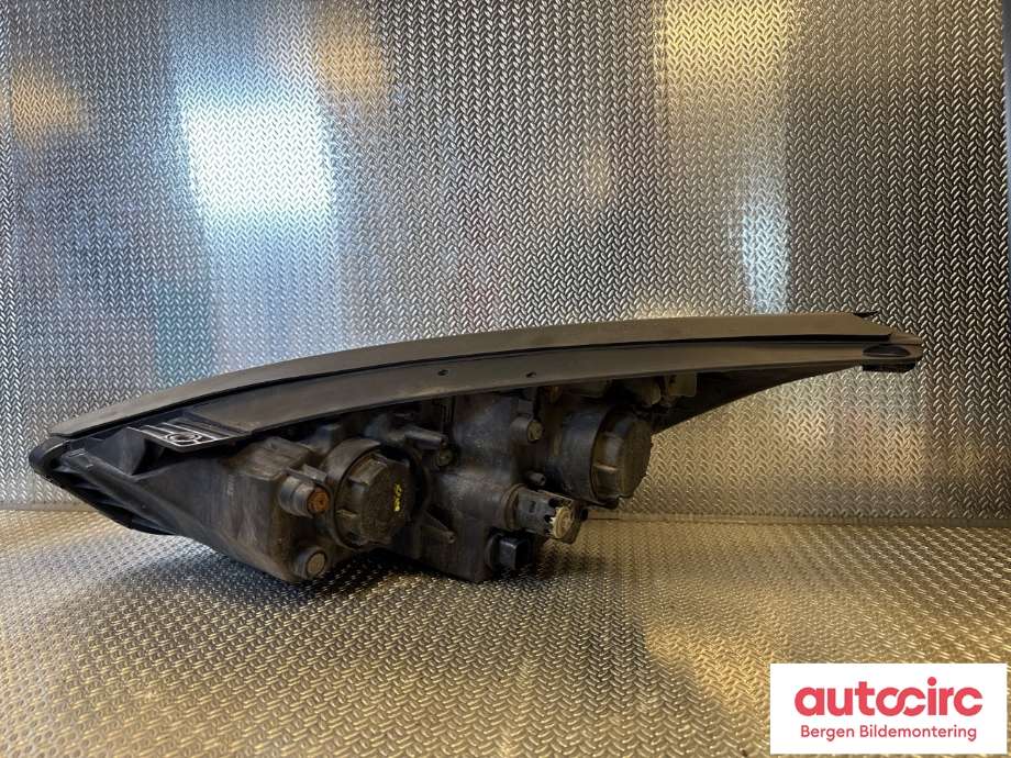 Frontlykt høyre halogen til Hyundai Ix35 2010-2015 (HYUNDAI|92102 2Y000|)