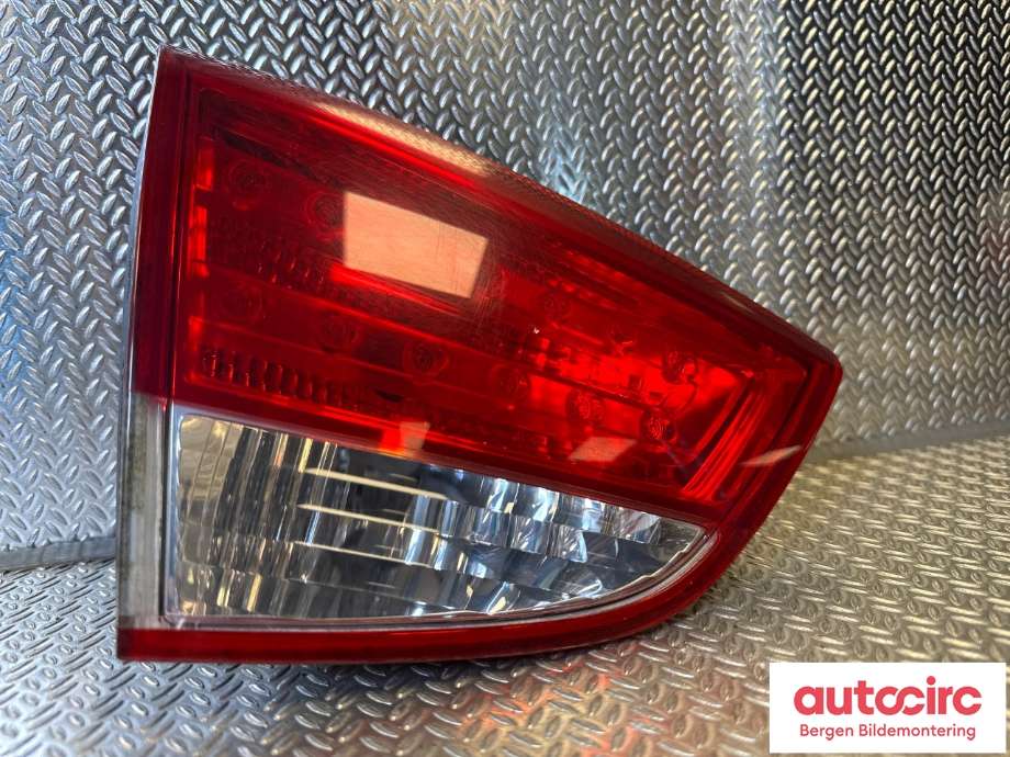 Baklykt venstre indre til Hyundai Ix35 2010-2015 (HYUNDAI|92405 2Y000|)