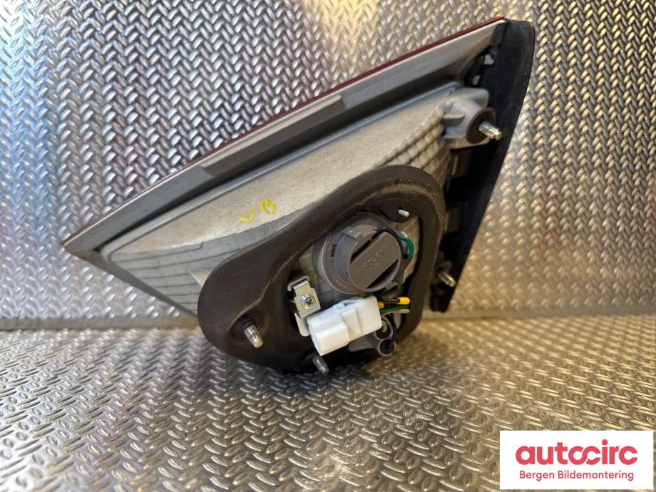 Baklykt venstre indre til Hyundai Ix35 2010-2015 (HYUNDAI|92405 2Y000|)