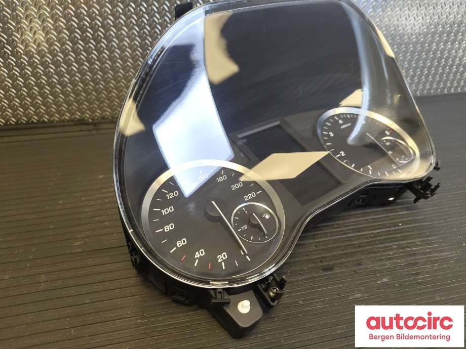Instrumentpanel til Mercedes Vito 2014-->> (W447) (W447) (MERCEDES|A4479006524|)