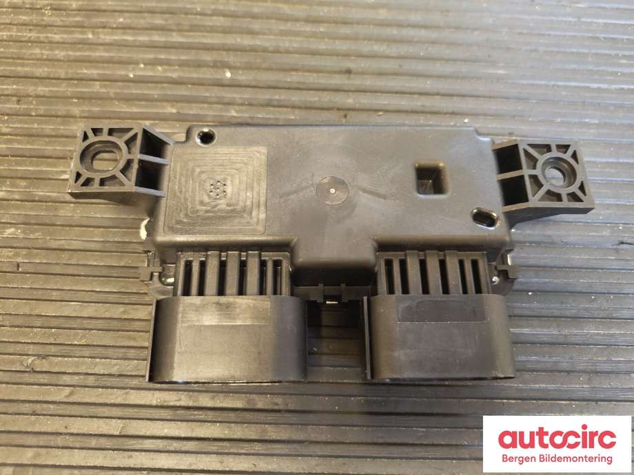 Styreenhet drivstoffpumpe til Mercedes Vito 2014-->> (W447) (W447) (MERCEDES|A 000 900 82 14|)