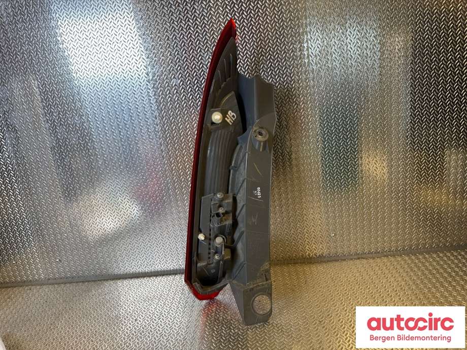 Baklykt høyre til Honda CR-V 2012-2018 (Type IV)  (HONDA|34170-T1G-E01|)