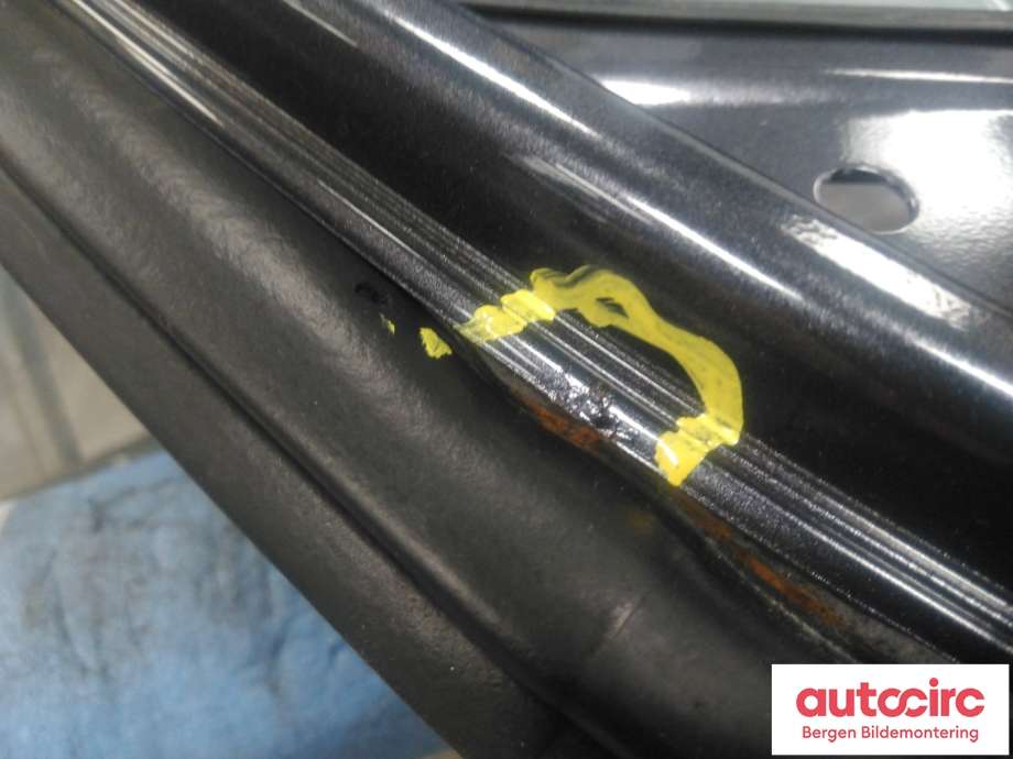 Dør høyre foran til Hyundai Ix35 2010-2015  (HYUNDAI|76004 2Y000|)