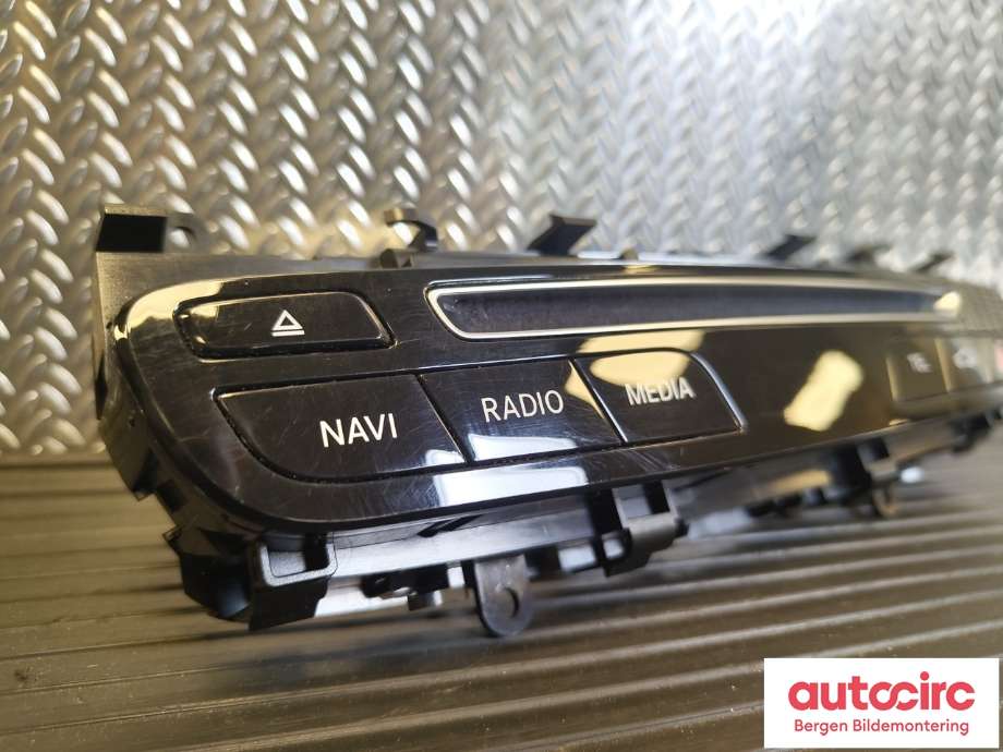 Bilstereo diverse til Mercedes C-Klasse 2014-2018 (Fase 1) (W205) (W205) (MERCEDES|A 205 905 46 01|)