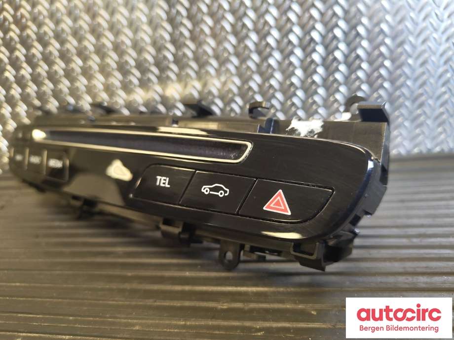 Bilstereo diverse til Mercedes C-Klasse 2014-2018 (Fase 1) (W205) (W205) (MERCEDES|A 205 905 46 01|)