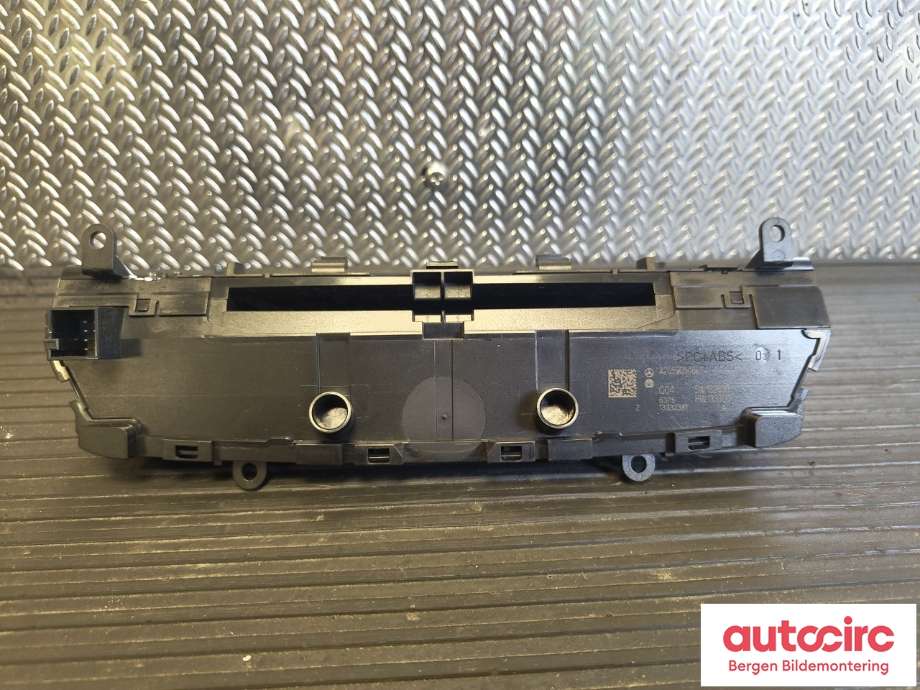 Bilstereo diverse til Mercedes C-Klasse 2014-2018 (Fase 1) (W205) (W205) (MERCEDES|A 205 905 46 01|)