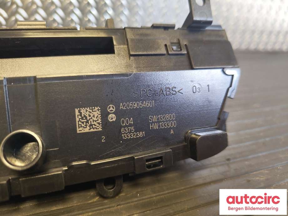 Bilstereo diverse til Mercedes C-Klasse 2014-2018 (Fase 1) (W205) (W205) (MERCEDES|A 205 905 46 01|)