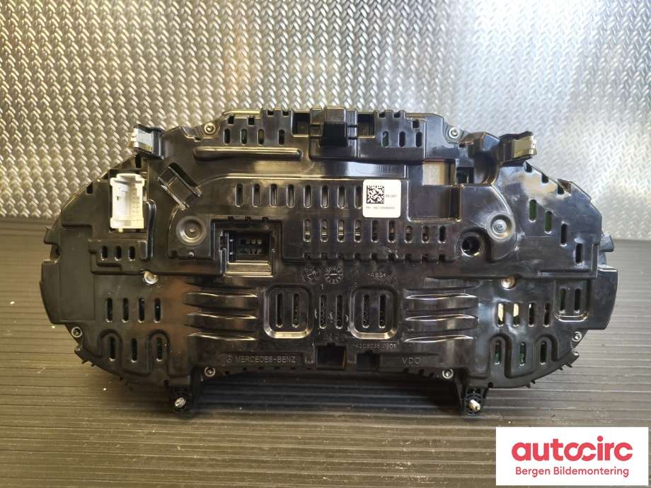 Instrumentpanel til Mercedes C-Klasse 2014-2018 (Fase 1) (W205) (W205) (MERCEDES|A 205 900 42 27|A 205 900 96 29|)