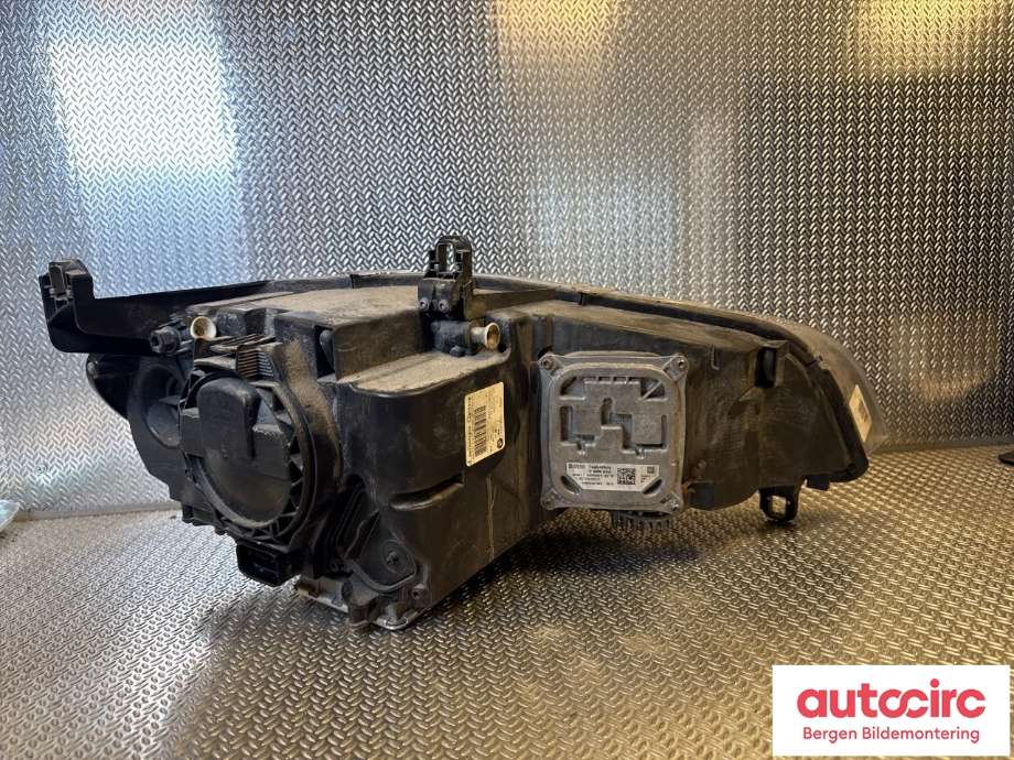 Frontlykt venstre halogen til BMW X5 2007-2013 (E70) (E70) (BMW|63 12 7 278 045|)