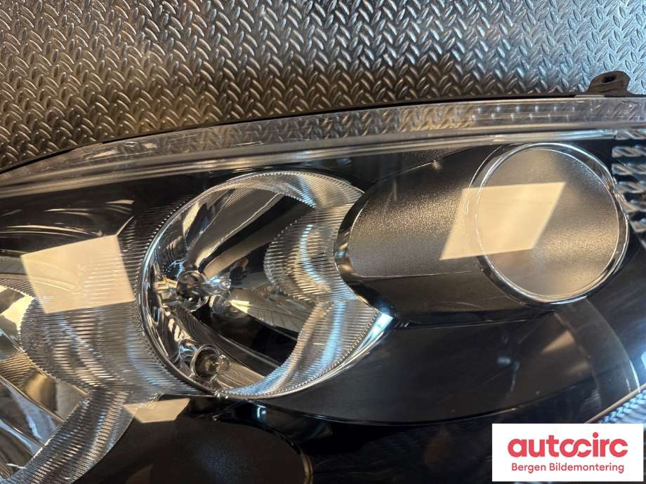 Frontlykt høyre halogen til Ford Fiesta 2008-2012 (Type VI, Fase 1)  (FORD|1734613|8A61-13W029-AJ|)