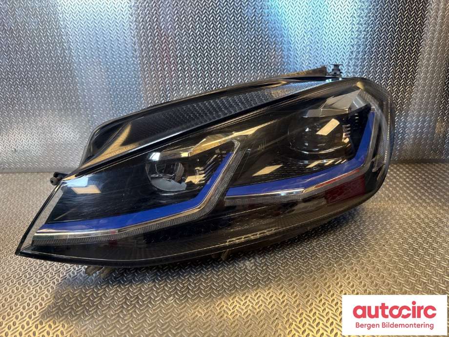 Frontlykt venstre halogen til VW e-Golf, 2017-2020 (Fase 2)  (VOLKSWAGEN|5G1 941 113 B)