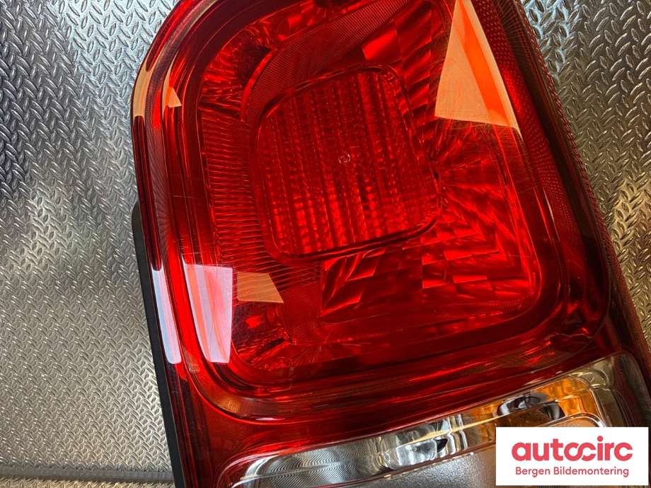 Baklykt høyre til Peugeot Expert 2016-->> (Type III)  (PEUGEOT|98 082 430 80|)