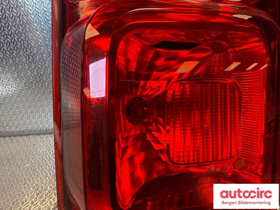 Baklykt venstre til Peugeot Expert 2016-->> (Type III)  (PEUGEOT|98 082 431 80|)