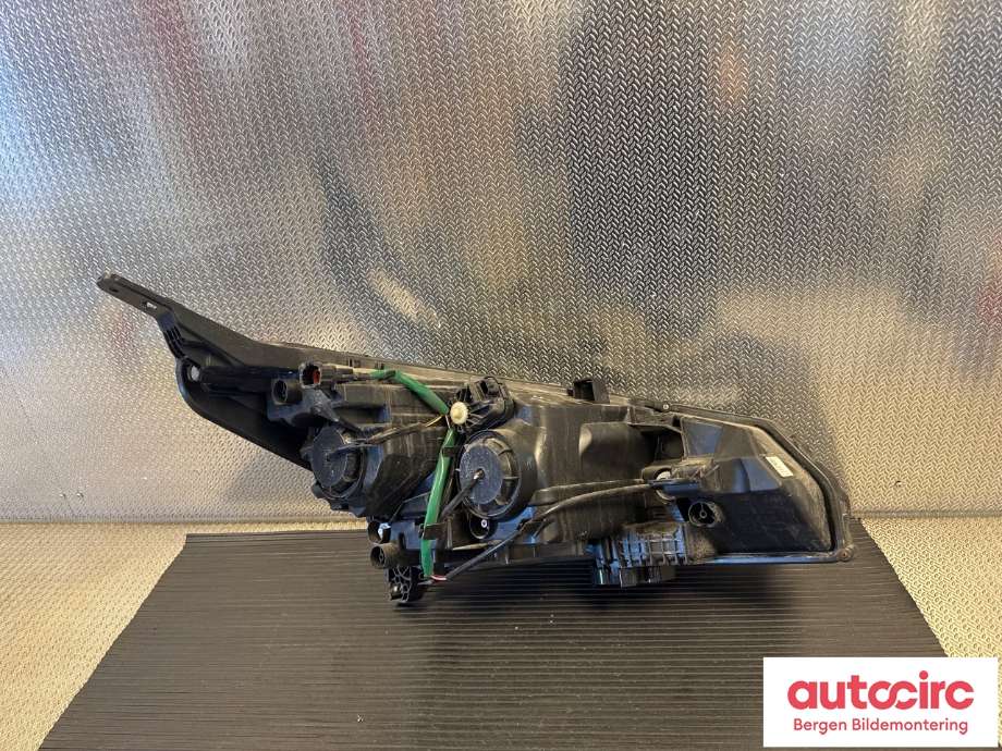 Frontlykt venstre halogen til Nissan Leaf 2018-->> (Type II) (NISSAN|260605SH0A|)