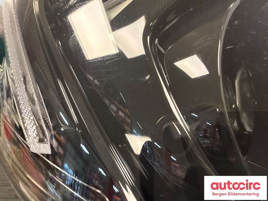 Frontlykt høyre halogen til Nissan Leaf 2018-->> (Type II) (NISSAN|260105SH0A|)