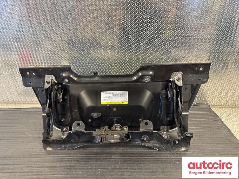 Batterilader inntak/luke til Nissan Leaf 2018-->> (Type II)  (NISSAN|657015SK2A|657015SH1A|)