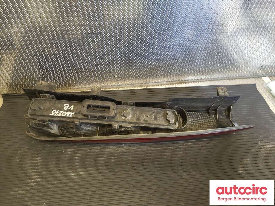 Baklykt venstre til Mercedes Vito/Viano 2004-2010 (Fase 1) (W639) (W639) (MERCEDES|A 639 820 16 64|)