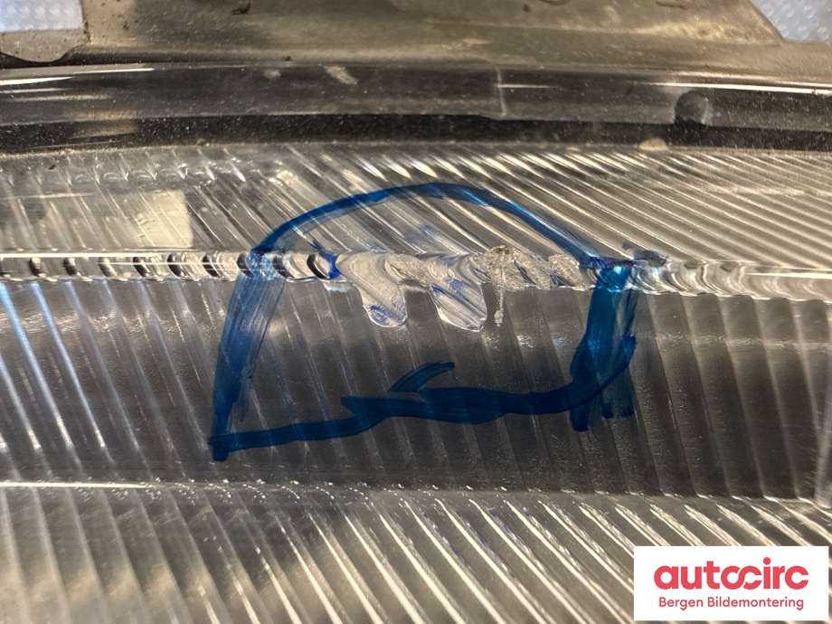 Frontlykt høyre halogen til Toyota Yaris 2009-2011 (Type II, Fase 2) (TOYOTA|811300D350|)
