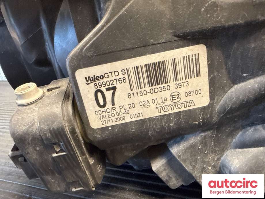 Frontlykt venstre halogen til Toyota Yaris 2009-2011 (Type II, Fase 2)  (TOYOTA|811700D350|)