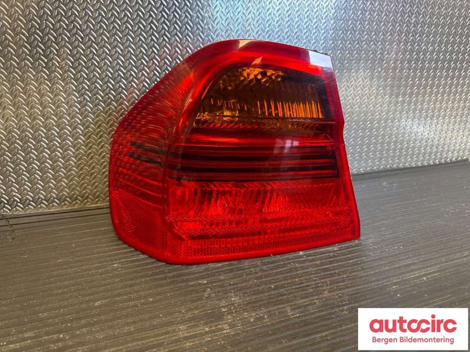 Baklykt venstre til BMW 3-Serie 2005-2011 (E90/E91/E92/E93) (E90/E91/E92/E93) (BMW|63 21 6 937 457|)