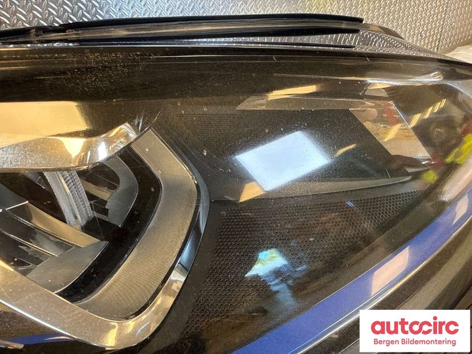 Frontlykt høyre halogen til VW e-Golf 2014-2017 (Fase 1)  (VOLKSWAGEN|5GE 941 774|)