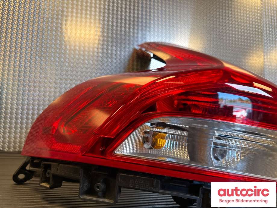 Baklykt venstre til Volvo V40 2012-2019  (VOLVO|31395844|)