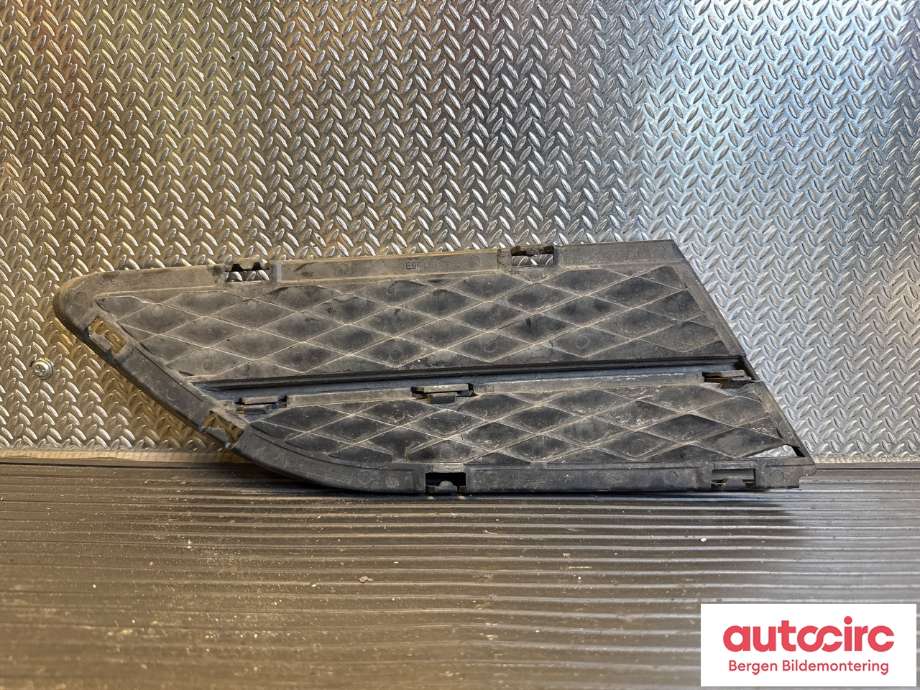 Grill venstre til BMW 3-Serie 2005-2011 (E90/E91/E92/E93) (E90/E91/E92/E93) (BMW|51 11 7 138 417|)