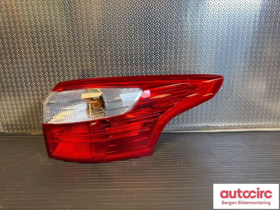 Baklykt høyre til Ford Focus 2011-2014 (Type III, Fase 1) (FORD|1785519|BM51-13404-HG|)